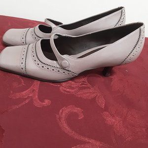 Aerosoles Leather Mary Jane Heels Sz 8.5M